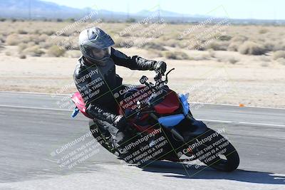 media/Dec-01-2025-Moto Forza (Mon) [[2daa91e15f]]/3-Beginner Group/Session 3 (Turn 16 Inside)/